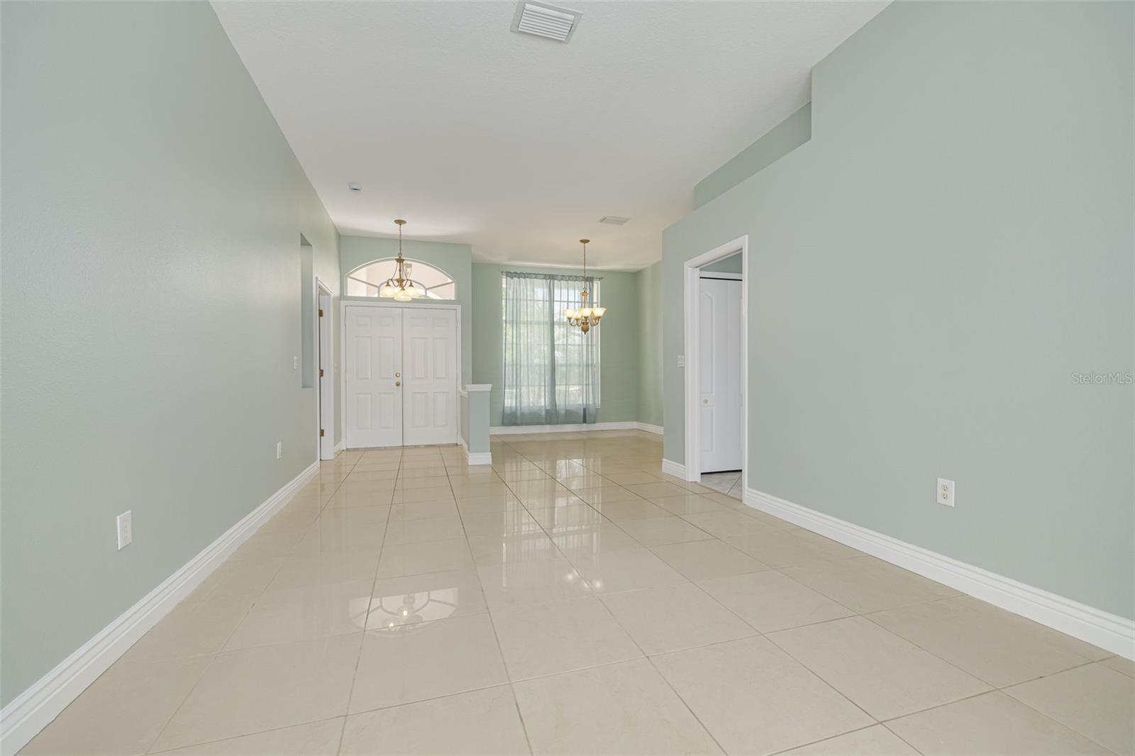 526 VILLAGE DR, TARPON SPRINGS, FL, 34689