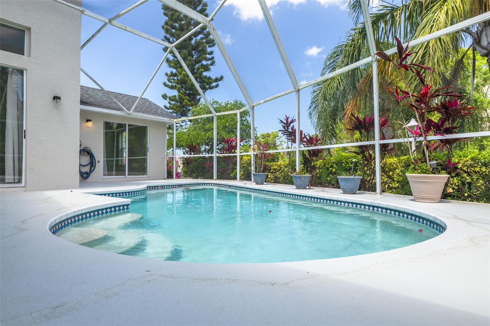 526 VILLAGE DR, TARPON SPRINGS, FL, 34689