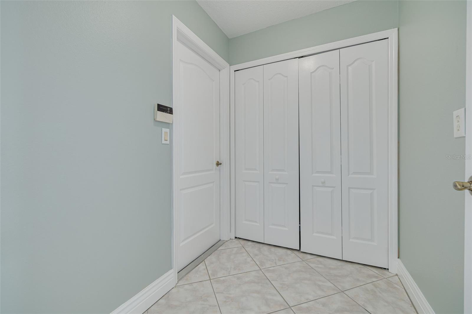 526 VILLAGE DR, TARPON SPRINGS, FL, 34689