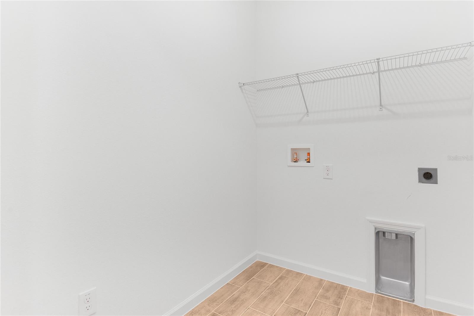 1749 CARNELIAN ST, DELAND, FL, 32720