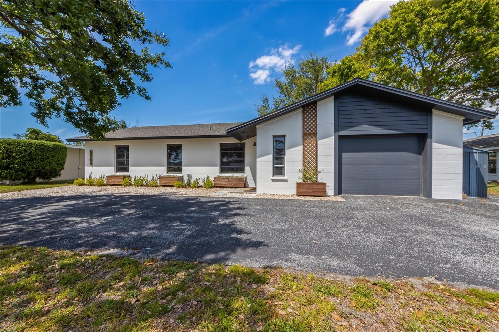 5704 2ND AVENUE DR NW, BRADENTON, FL, 34209