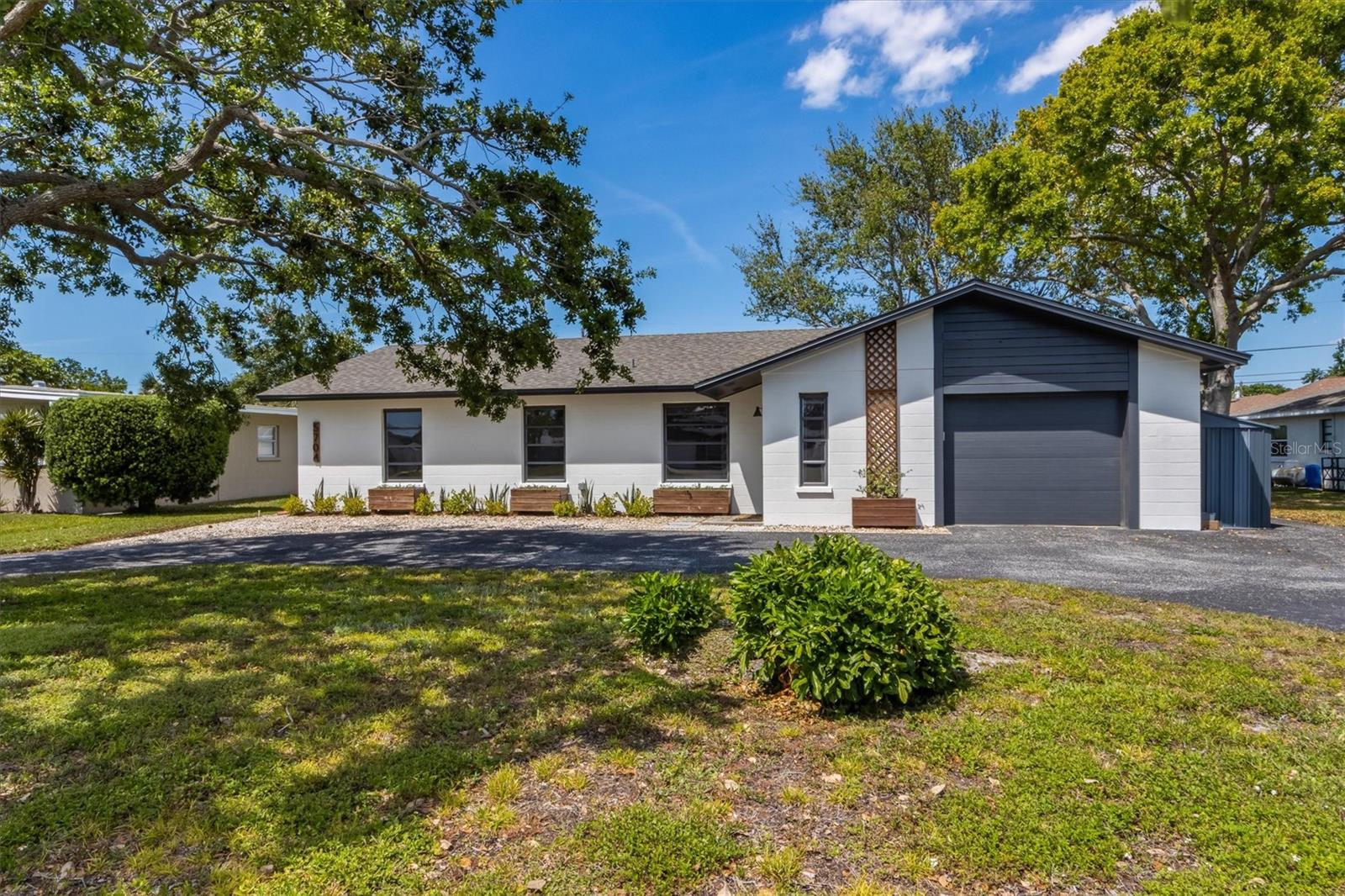 5704 2ND AVENUE DR NW, BRADENTON, FL, 34209