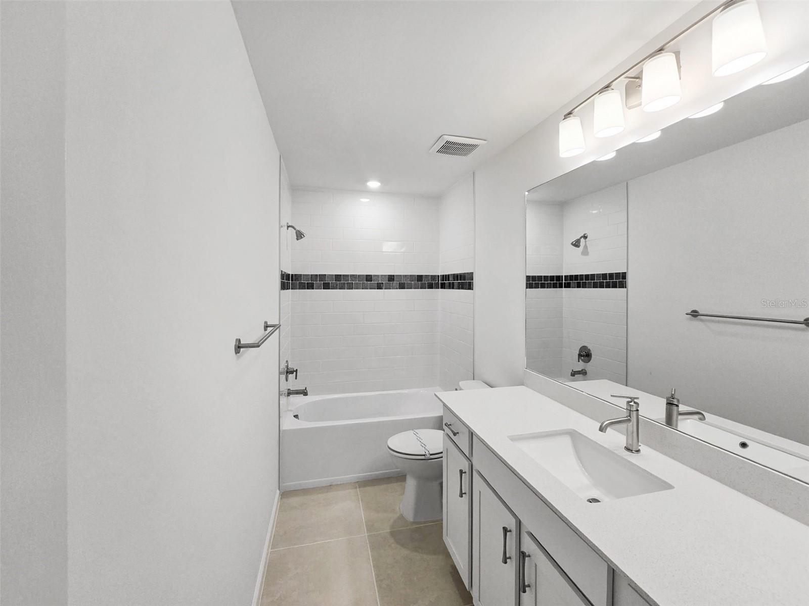 5568 SILVERSIDE PINE CT, BRADENTON, FL, 34211