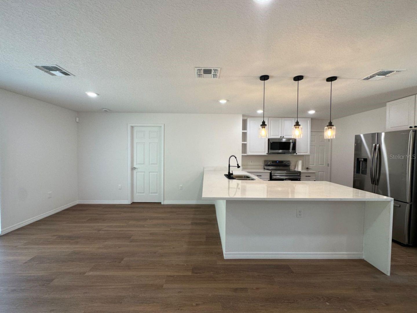 409 ST JOHNS LN, KISSIMMEE, FL, 34759