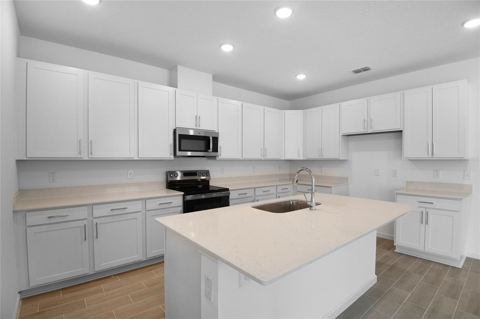 1747 CARNELIAN ST, DELAND, FL, 32720