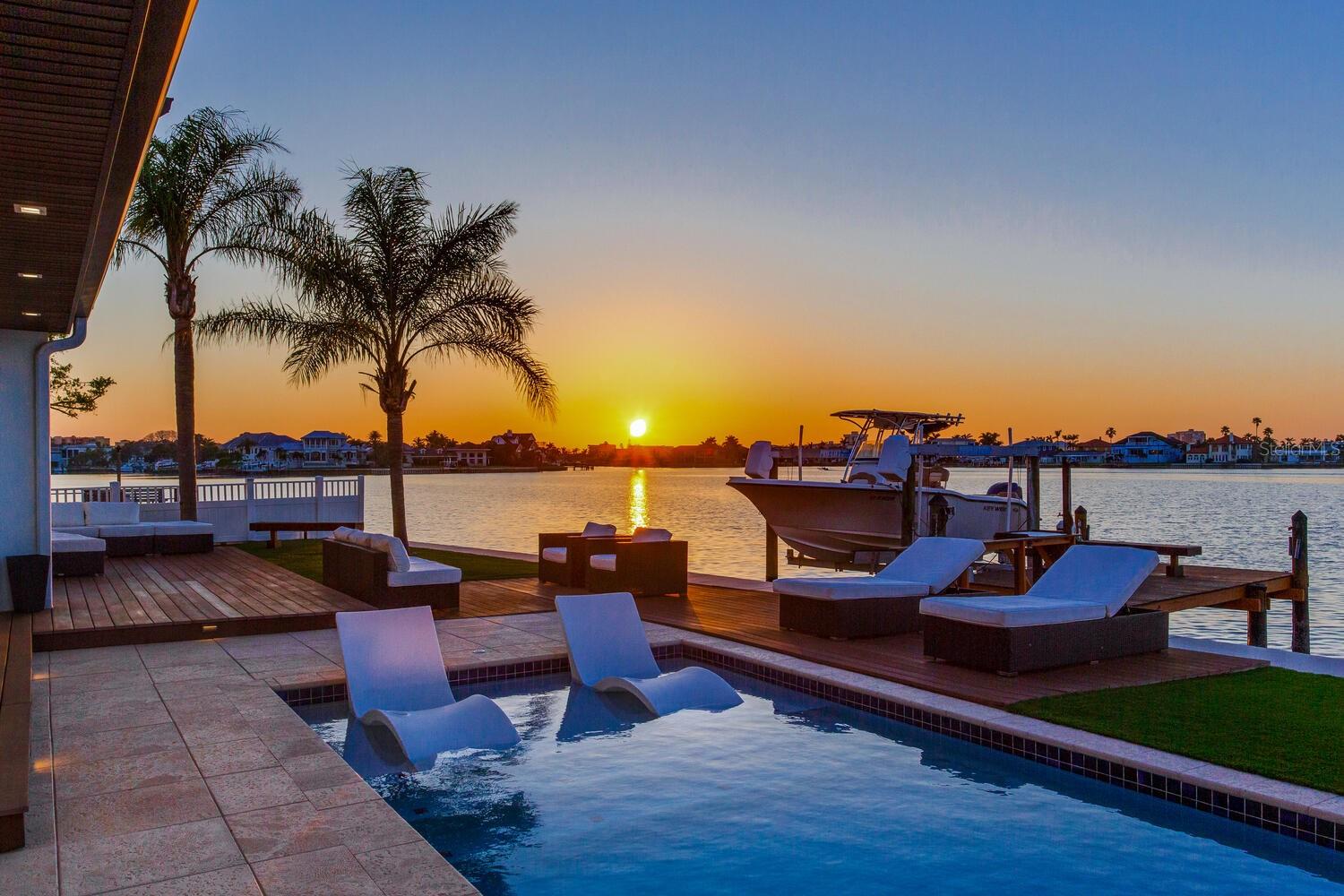 16496 REDINGTON DR, REDINGTON BEACH, FL, 33708