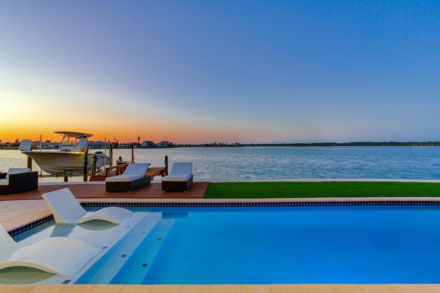 16496 REDINGTON DR, REDINGTON BEACH, FL, 33708