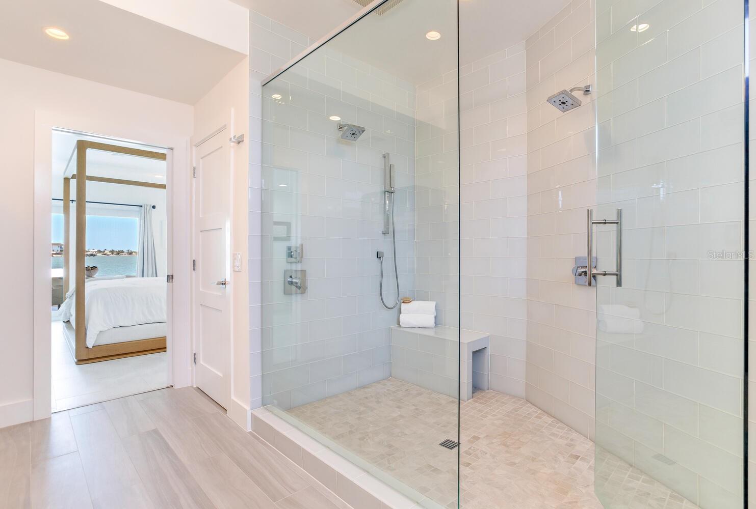 16496 REDINGTON DR, REDINGTON BEACH, FL, 33708