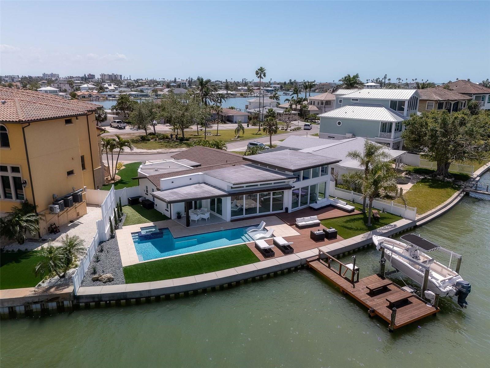 16496 REDINGTON DR, REDINGTON BEACH, FL, 33708