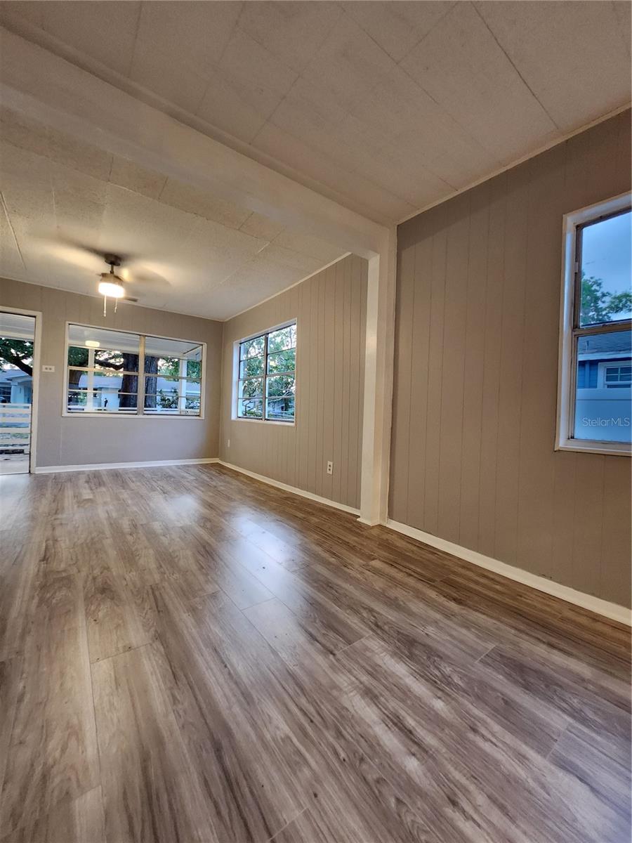 SINEWOOD, TAMPA, FL, 33604