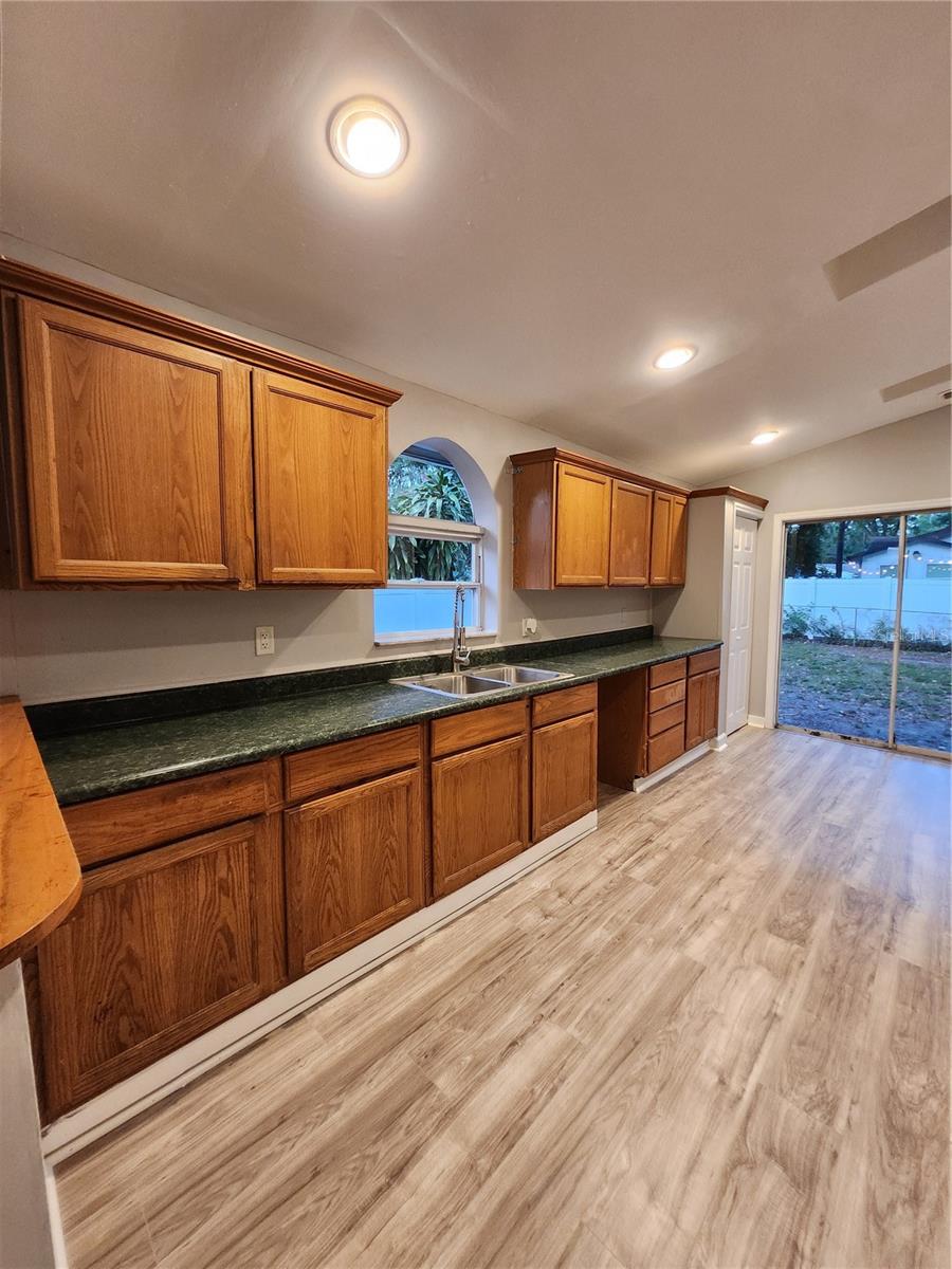 SINEWOOD, TAMPA, FL, 33604