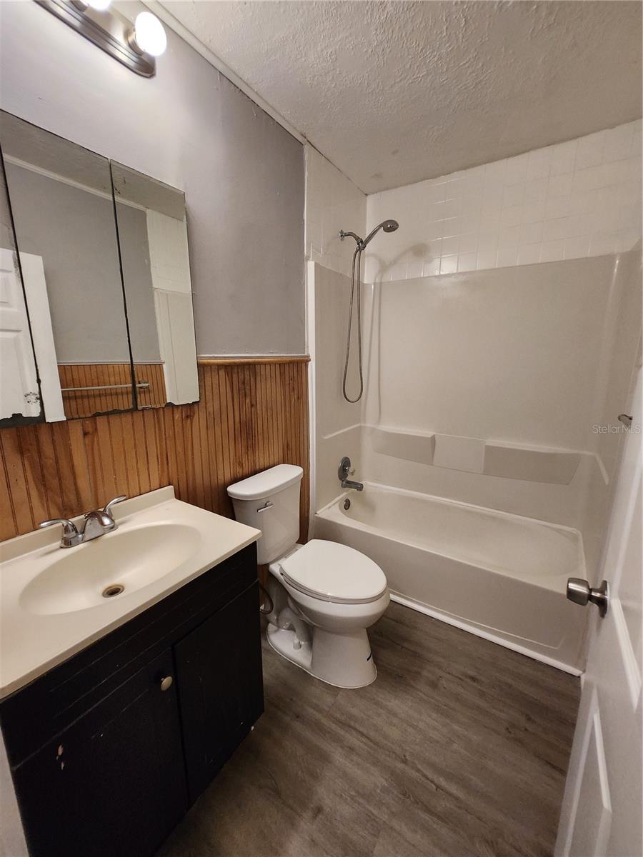 SINEWOOD, TAMPA, FL, 33604