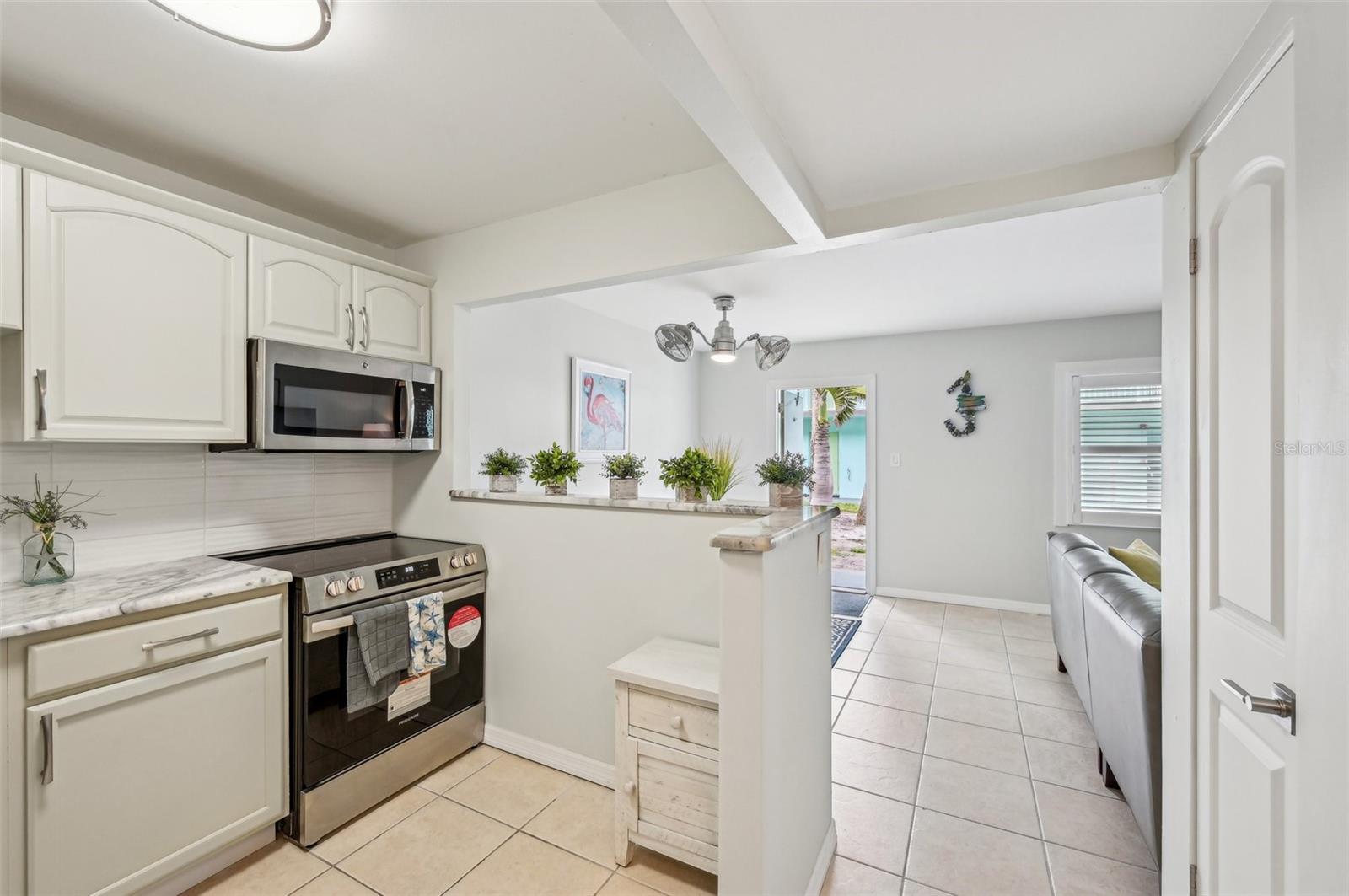 117 7TH ST N #5, BRADENTON BEACH, FL, 34217