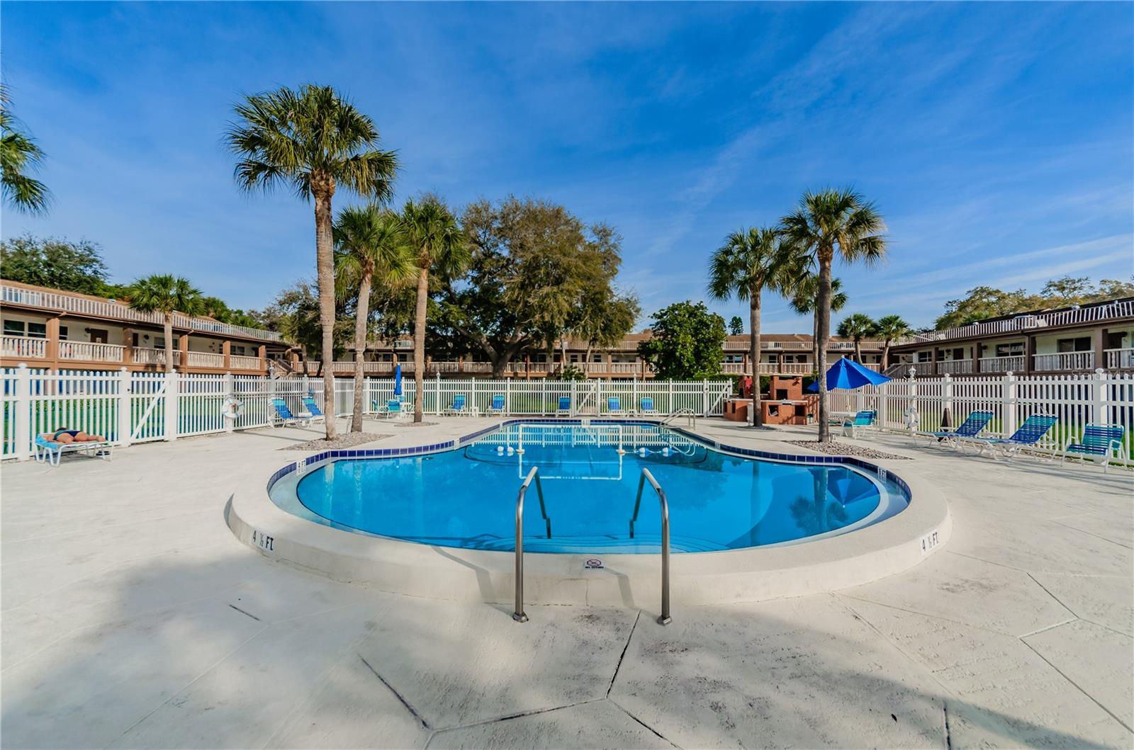 650 PINELLAS POINT DR S #216, ST PETERSBURG, FL, 33705