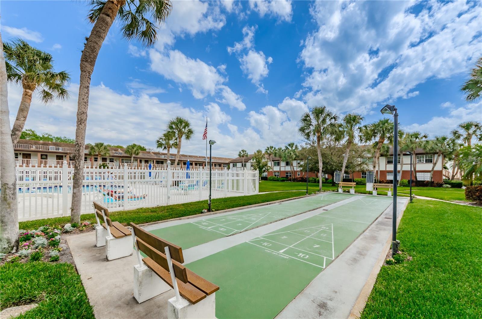650 PINELLAS POINT DR S #216, ST PETERSBURG, FL, 33705