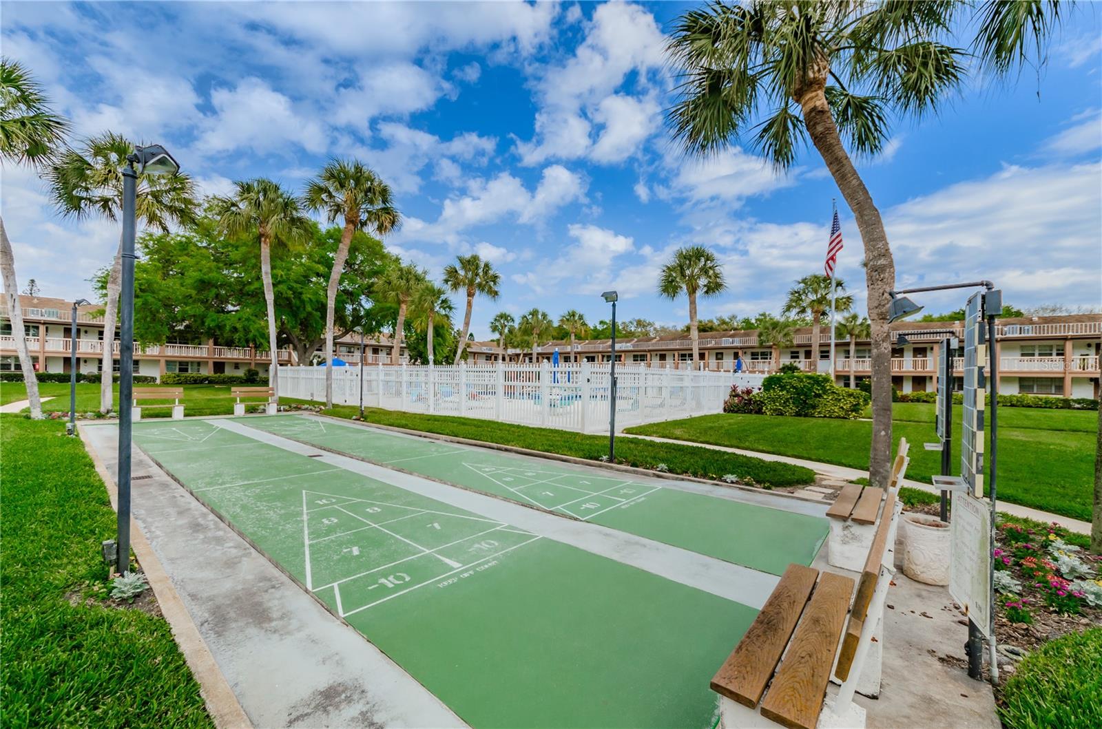 650 PINELLAS POINT DR S #216, ST PETERSBURG, FL, 33705