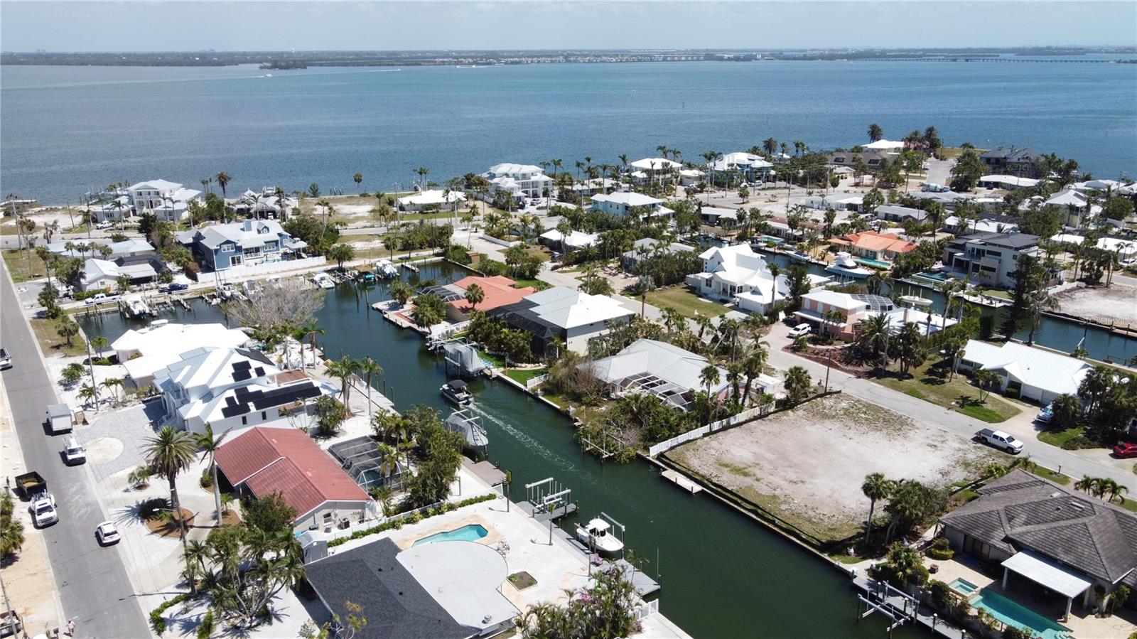 609 BARONET LN, HOLMES BEACH, FL, 34217