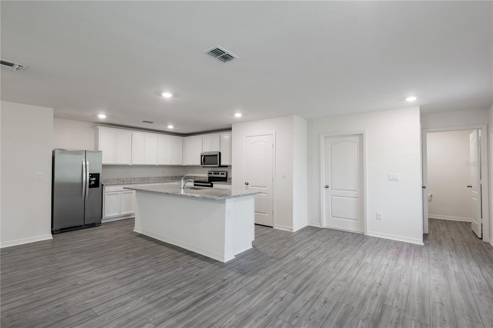 596 BAY LEAF DR, POINCIANA, FL, 34759
