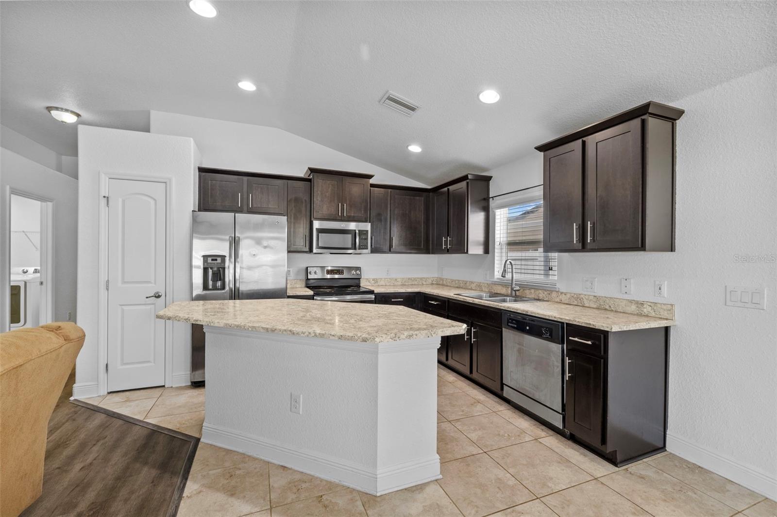 14434 SCOTTBURGH GLEN DR, WIMAUMA, FL, 33598