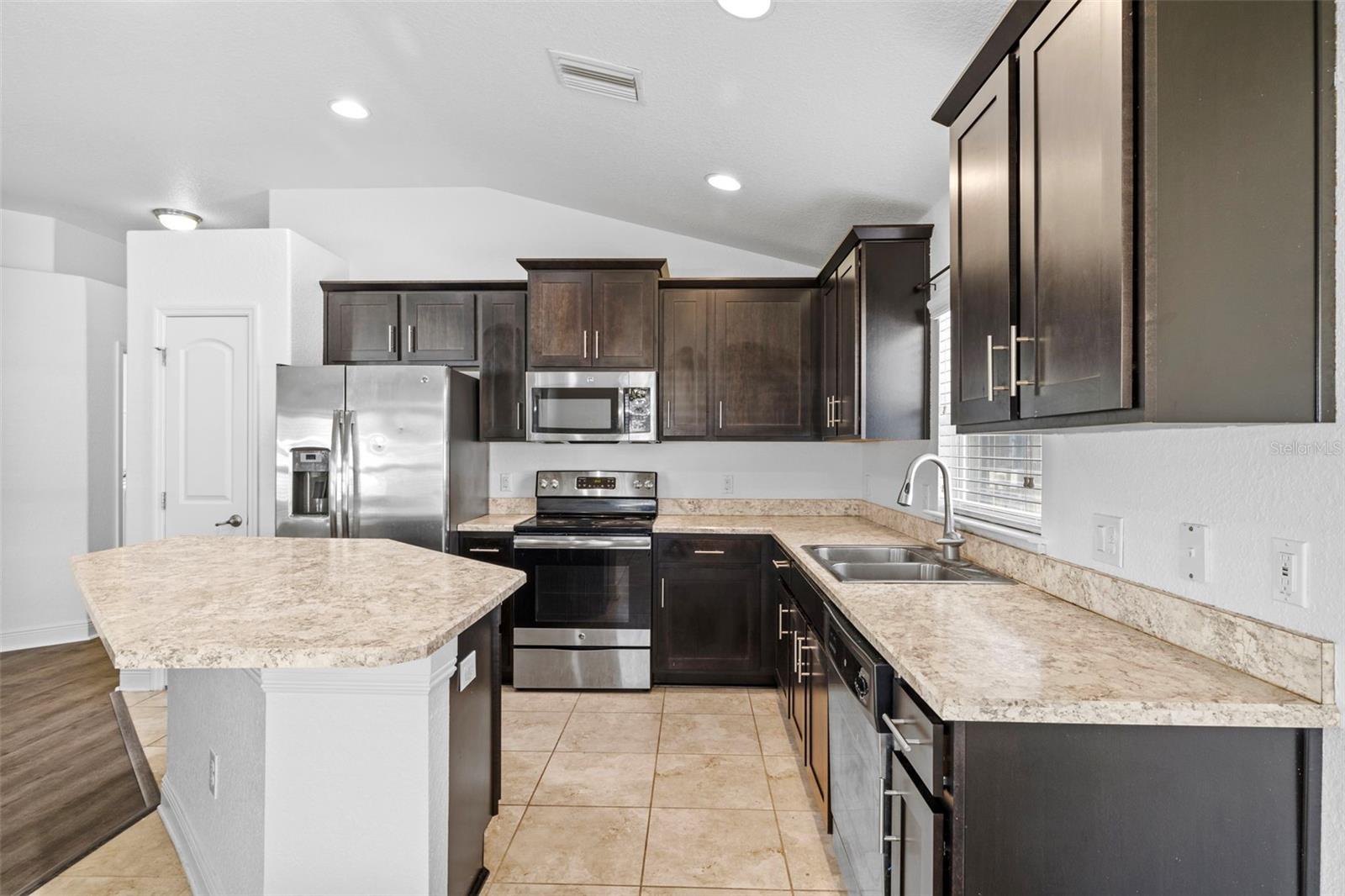 14434 SCOTTBURGH GLEN DR, WIMAUMA, FL, 33598
