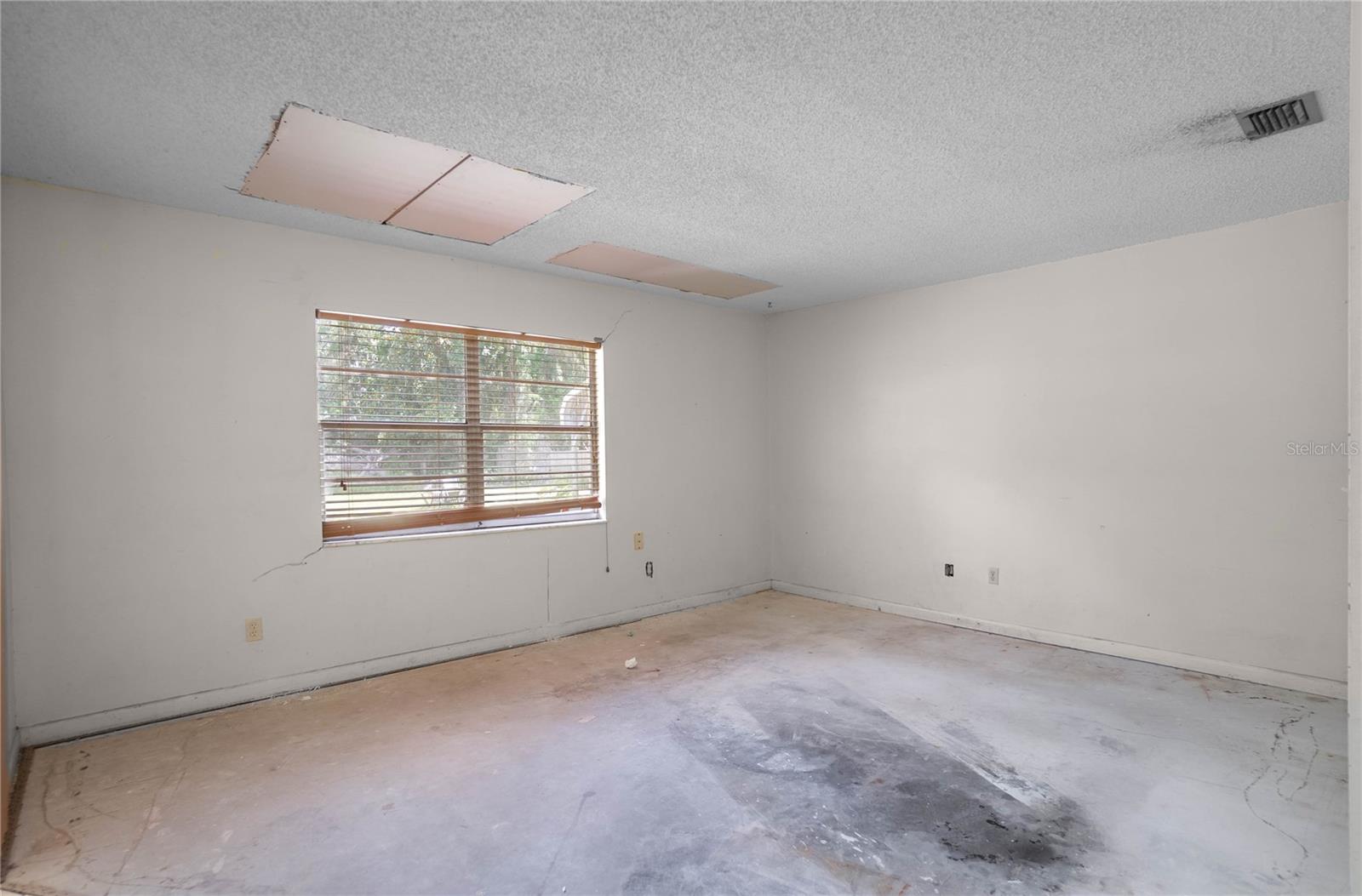 1561 NW 21ST ST, CRYSTAL RIVER, FL, 34428