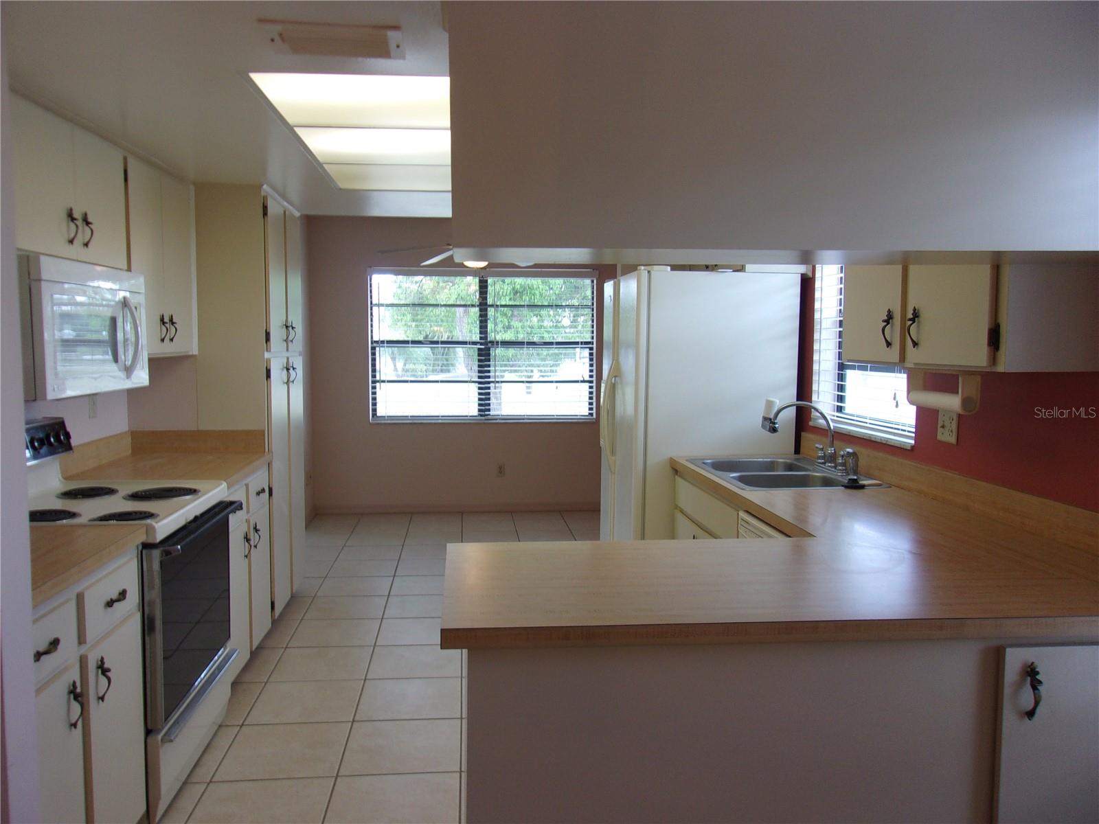 402 LA JOLLA AVE, SUN CITY CENTER, FL, 33573