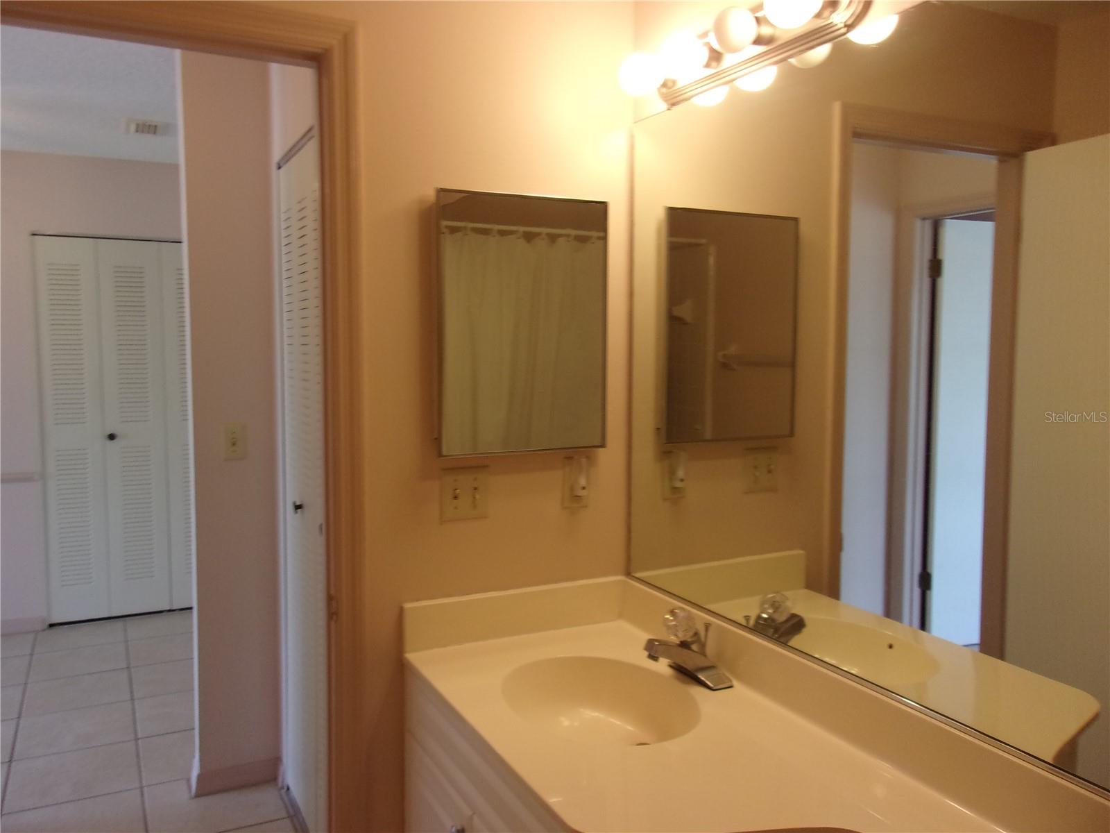 402 LA JOLLA AVE, SUN CITY CENTER, FL, 33573
