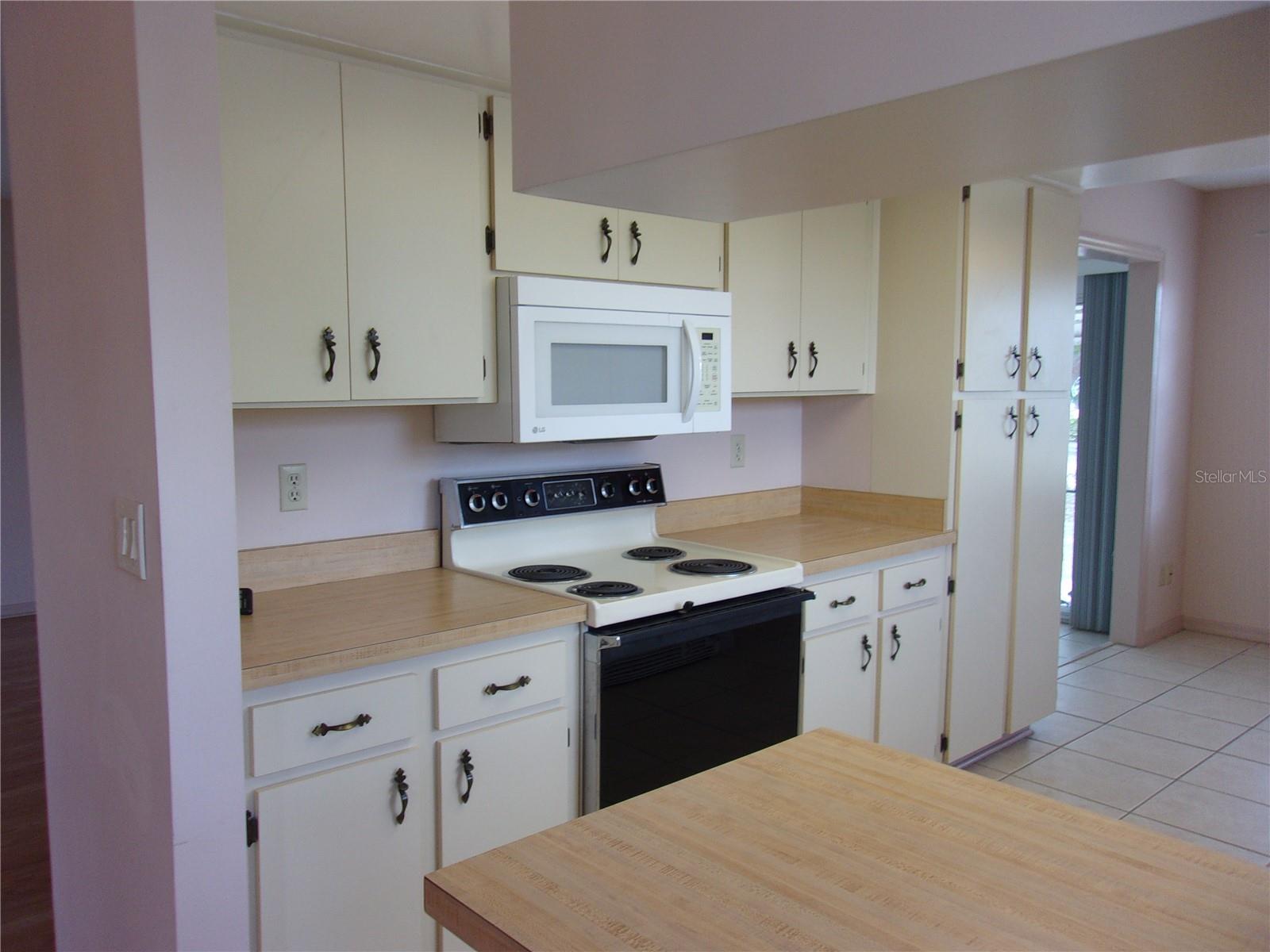 402 LA JOLLA AVE, SUN CITY CENTER, FL, 33573