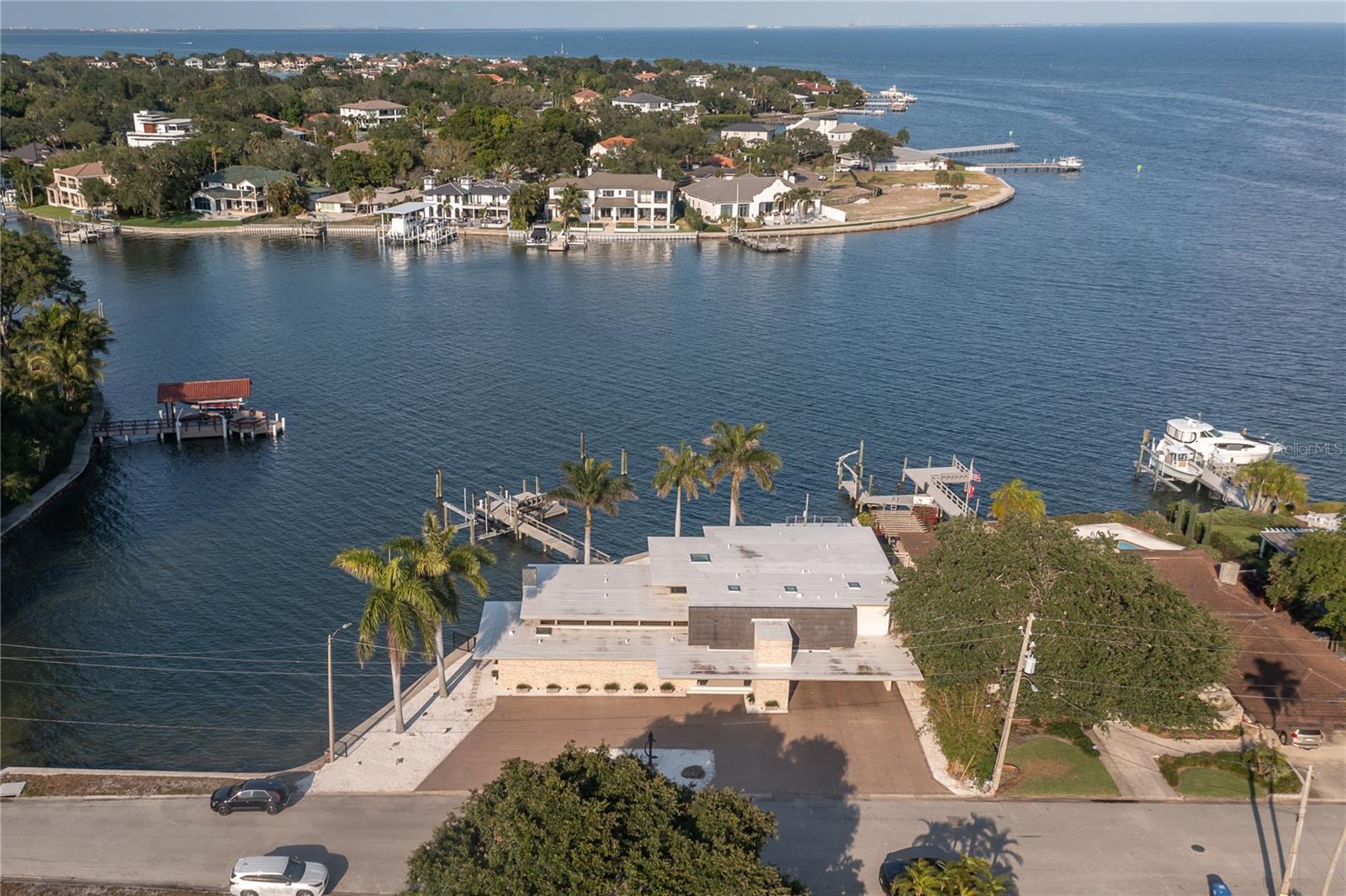 10 BRIGHTWATERS CIR NE, ST PETERSBURG, FL, 33704