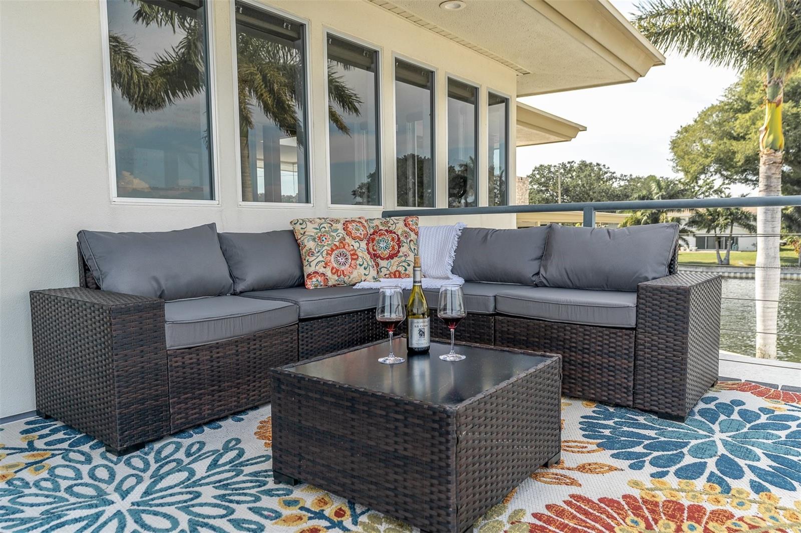 10 BRIGHTWATERS CIR NE, ST PETERSBURG, FL, 33704