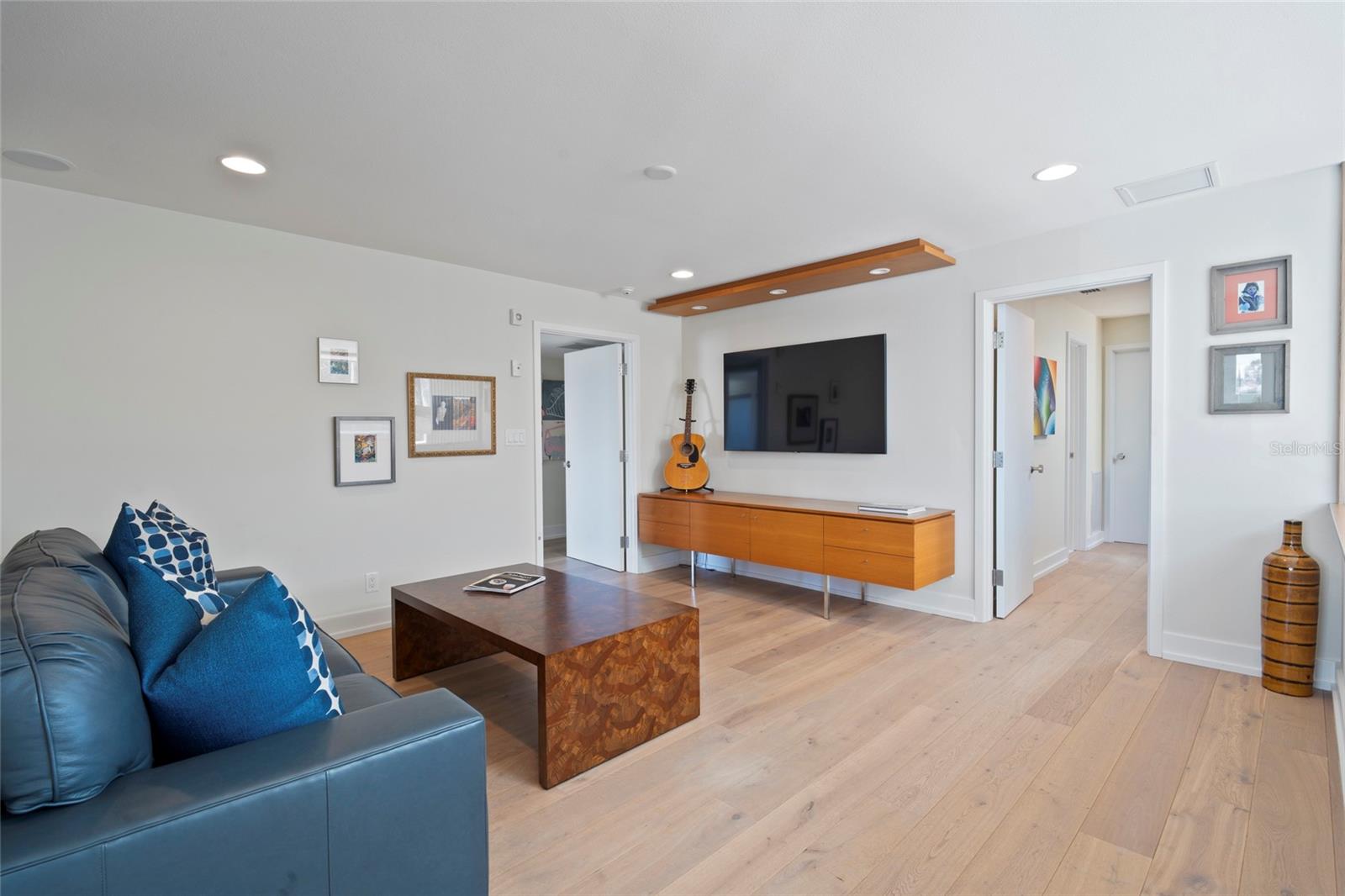 10 BRIGHTWATERS CIR NE, ST PETERSBURG, FL, 33704