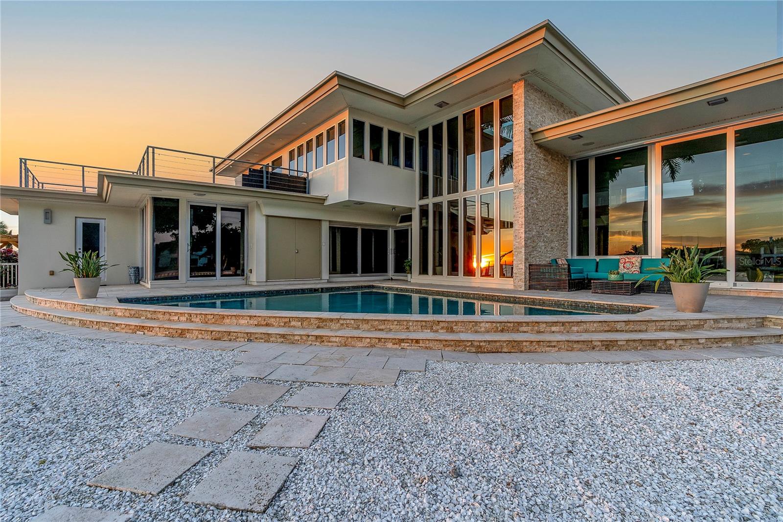 10 BRIGHTWATERS CIR NE, ST PETERSBURG, FL, 33704