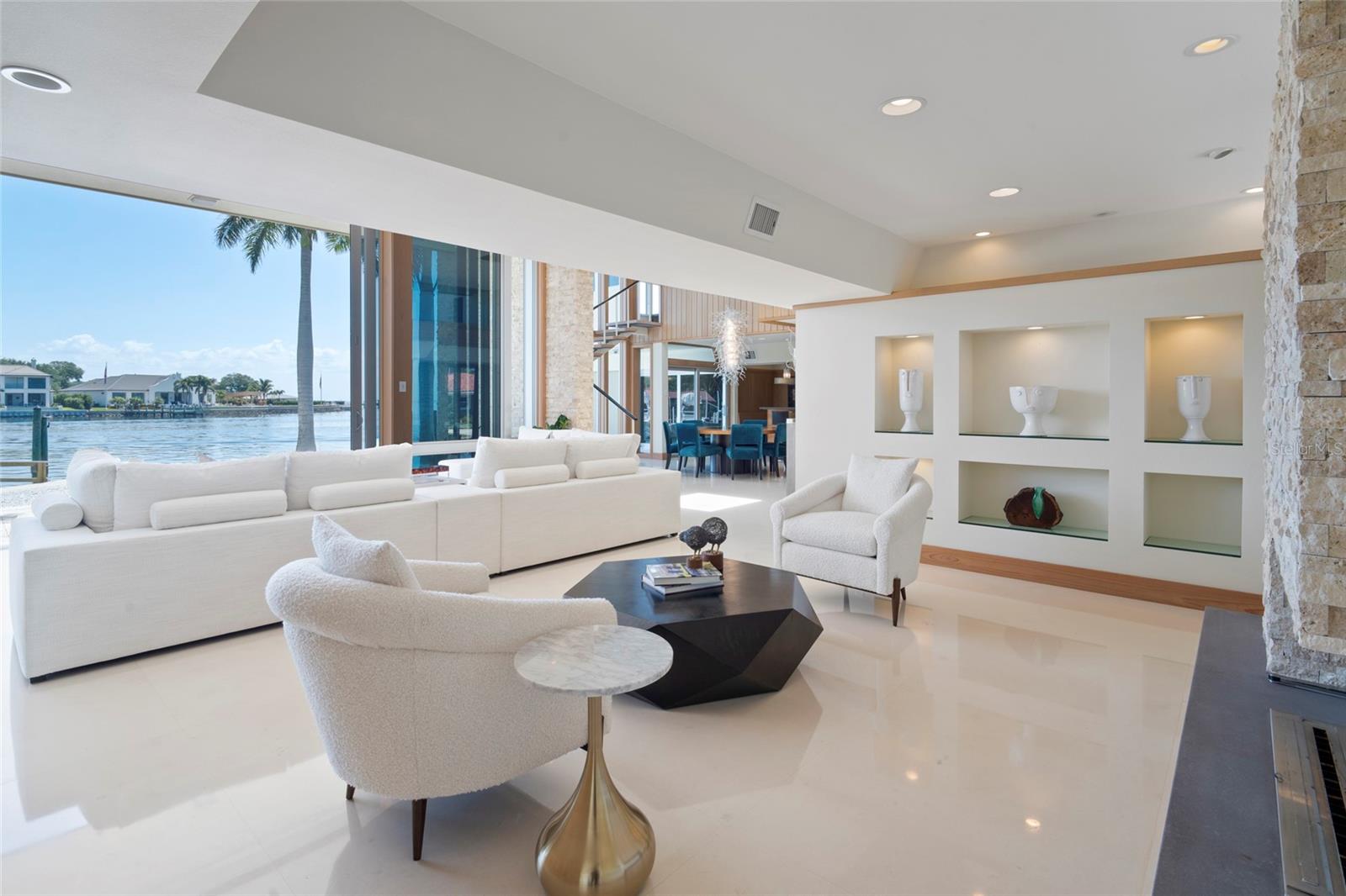 10 BRIGHTWATERS CIR NE, ST PETERSBURG, FL, 33704