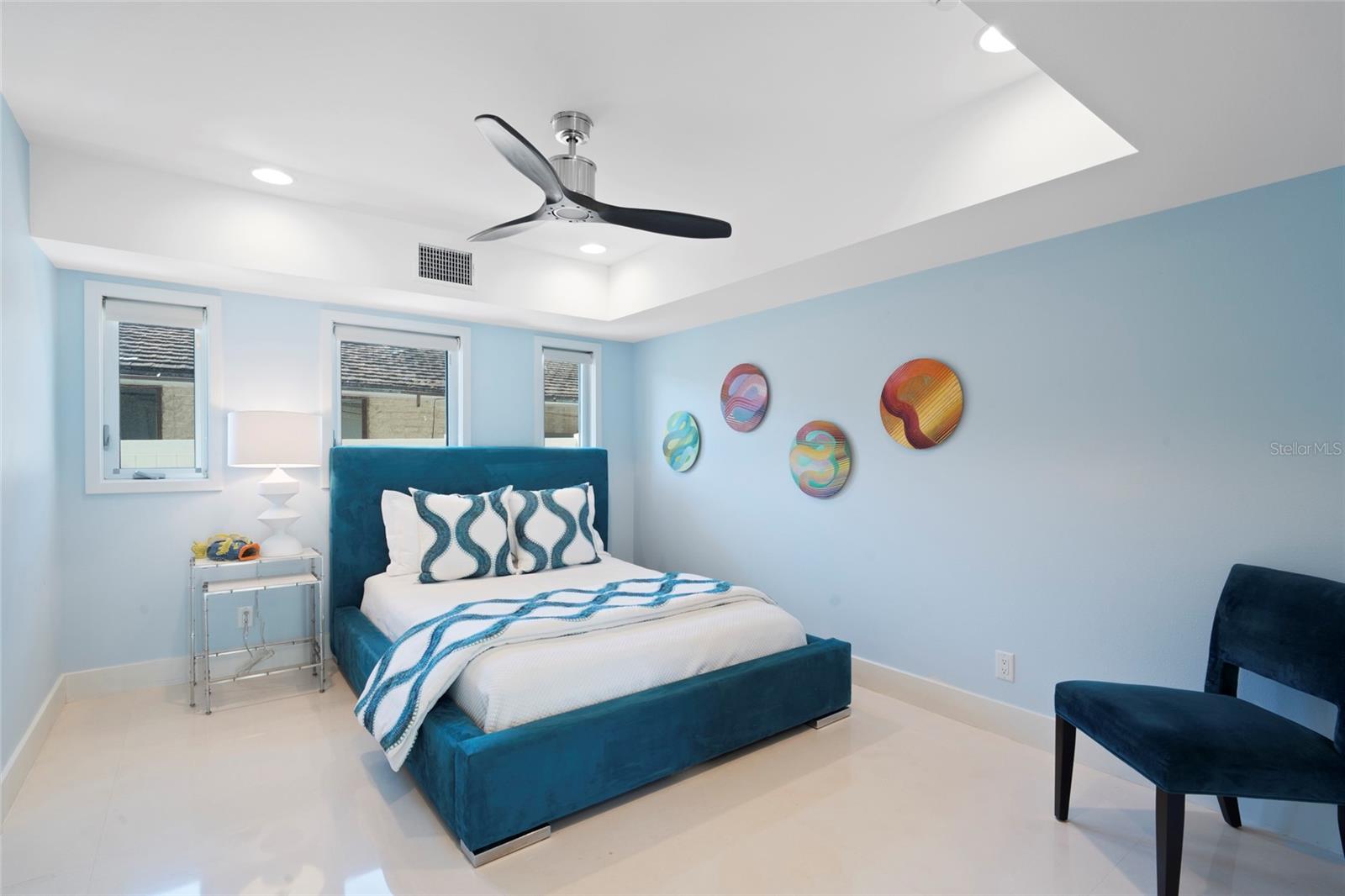 10 BRIGHTWATERS CIR NE, ST PETERSBURG, FL, 33704