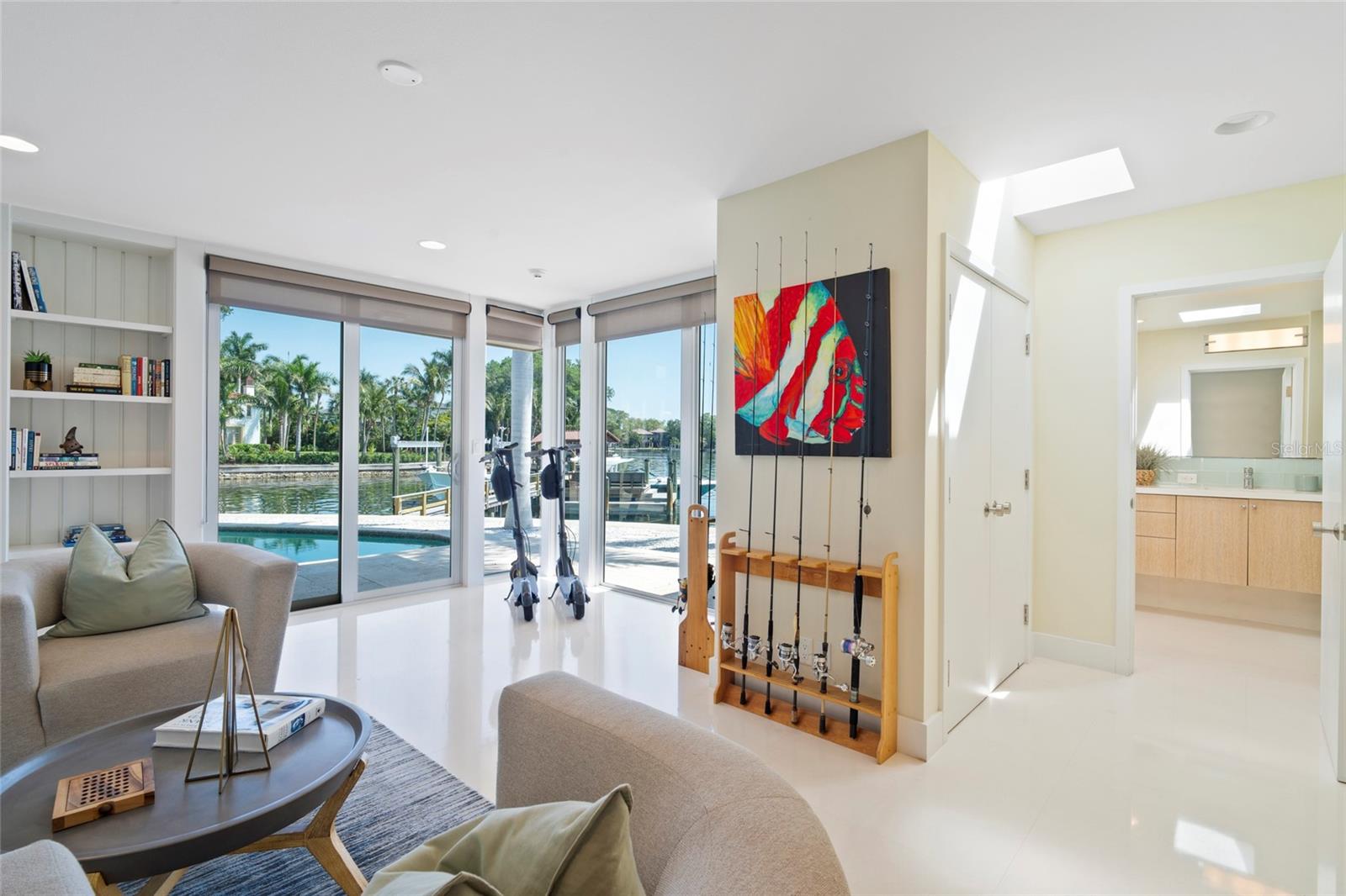 10 BRIGHTWATERS CIR NE, ST PETERSBURG, FL, 33704