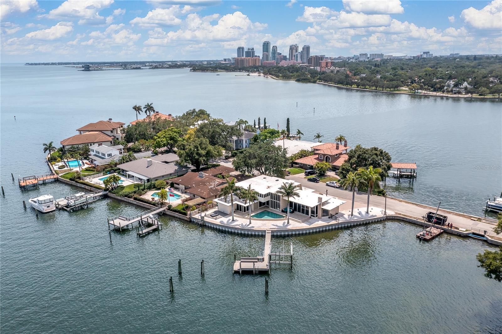 10 BRIGHTWATERS CIR NE, ST PETERSBURG, FL, 33704