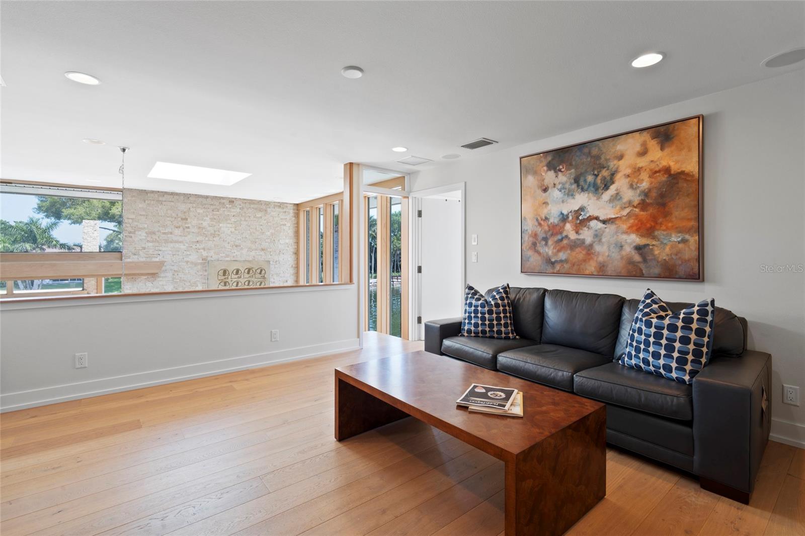 10 BRIGHTWATERS CIR NE, ST PETERSBURG, FL, 33704