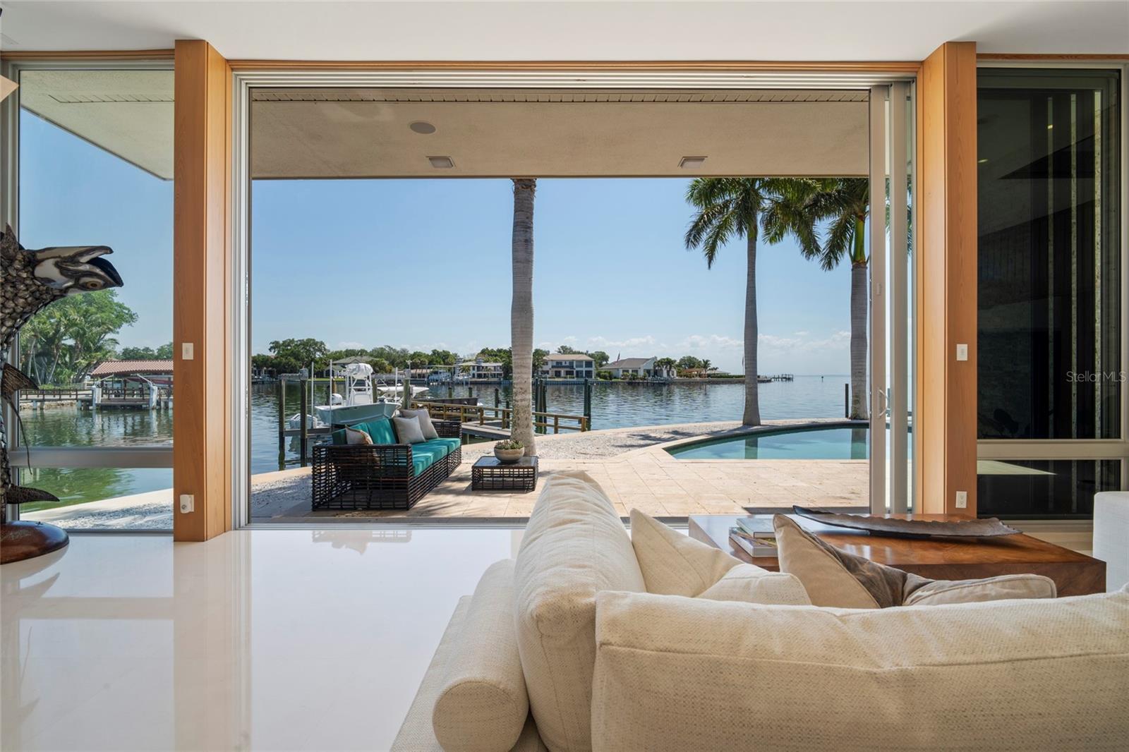 10 BRIGHTWATERS CIR NE, ST PETERSBURG, FL, 33704