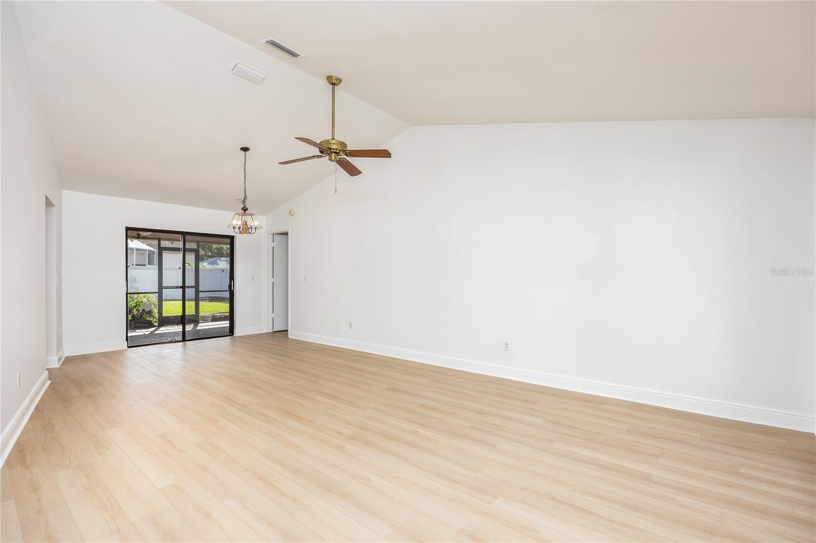 2925 STARMOUNT DR, VALRICO, FL, 33596