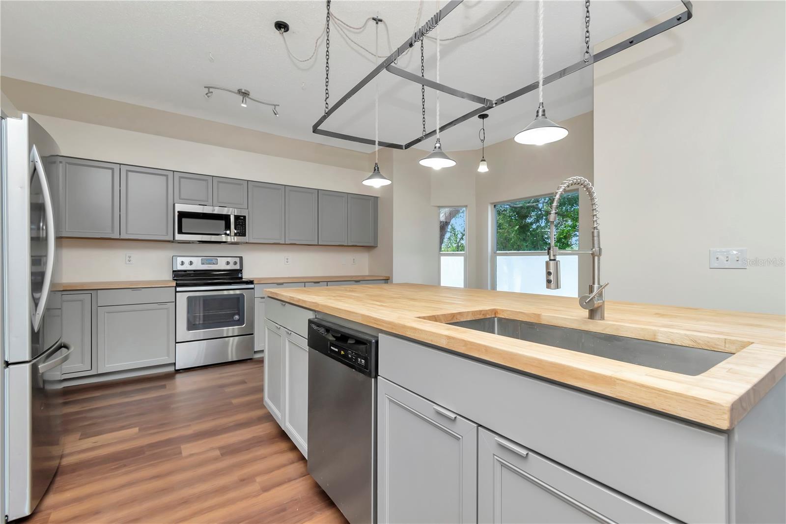 12653 LONGCREST DR, RIVERVIEW, FL, 33579