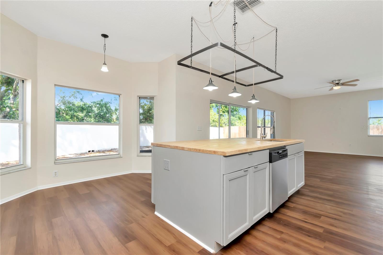 12653 LONGCREST DR, RIVERVIEW, FL, 33579