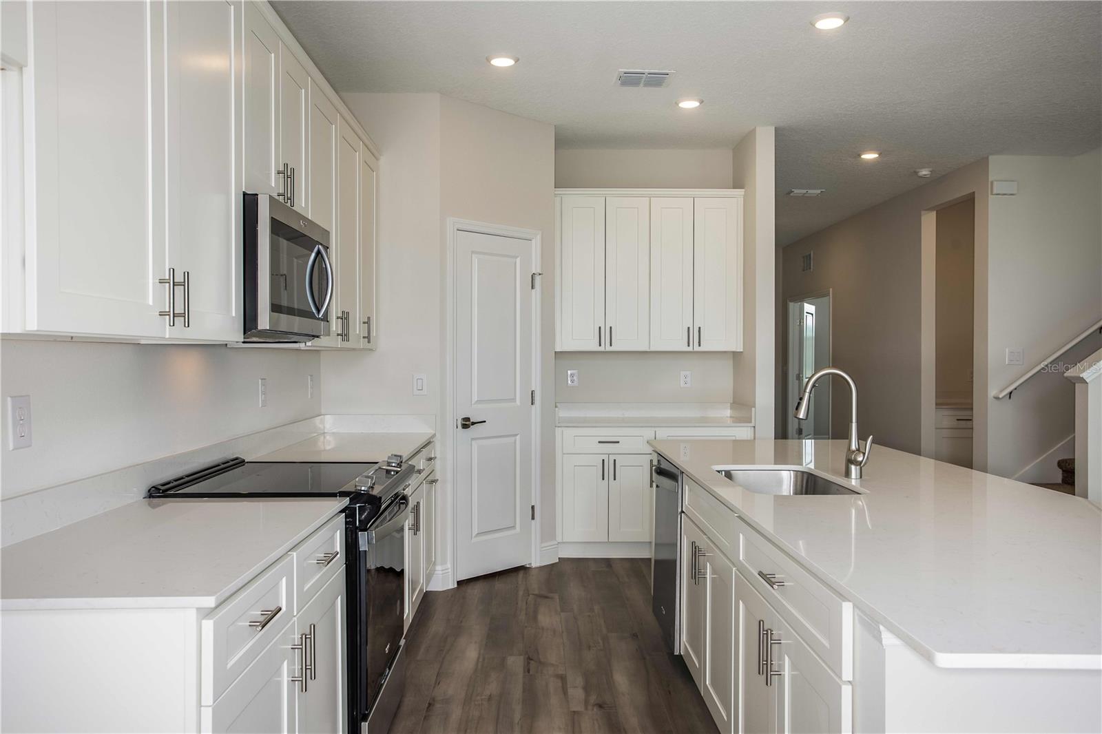 10243 FIELDSTONE MYRTLE WAY, SAN ANTONIO, FL, 33576