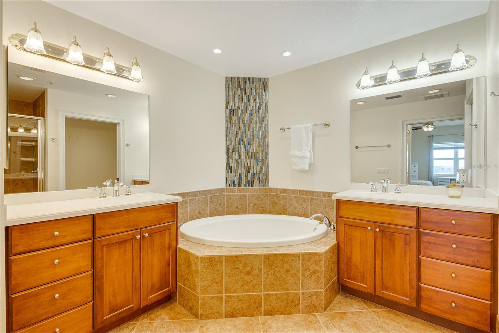 610 RIVIERA DUNES WAY #203, PALMETTO, FL, 34221