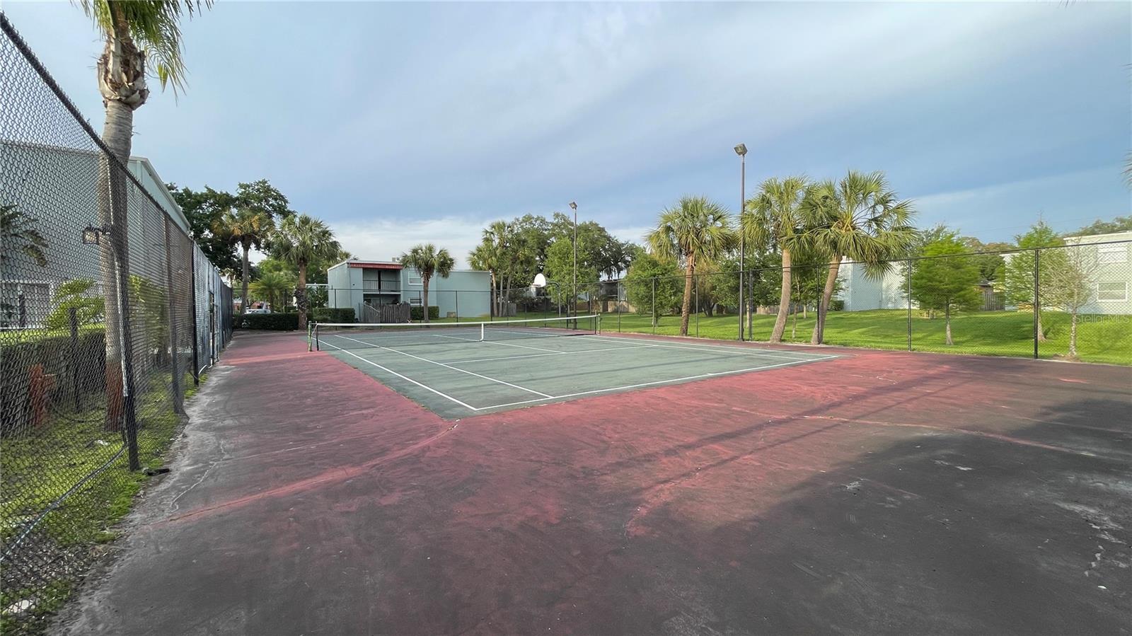 2850 SOMERSET PARK DR #201, TAMPA, FL, 33613