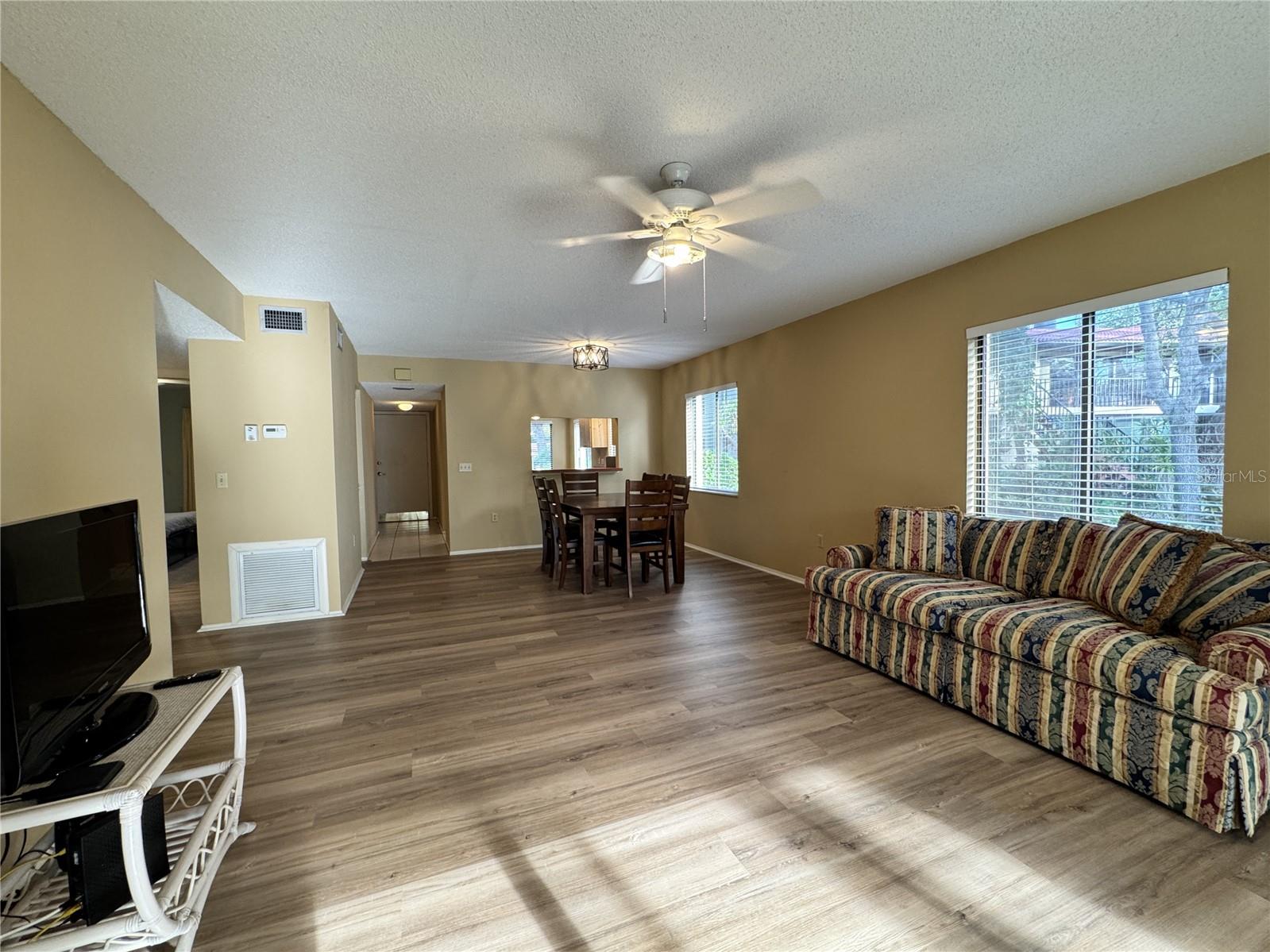 6466 SEAGULL DR #323, BRADENTON, FL, 34210