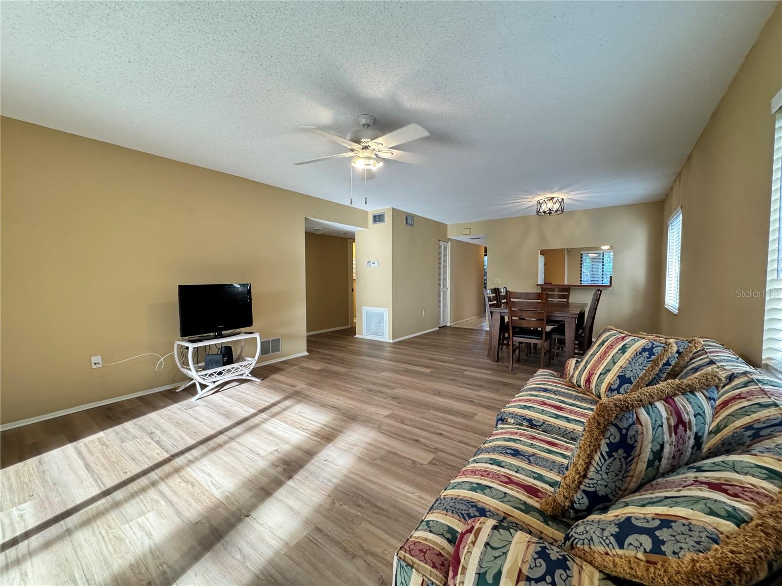 6466 SEAGULL DR #323, BRADENTON, FL, 34210
