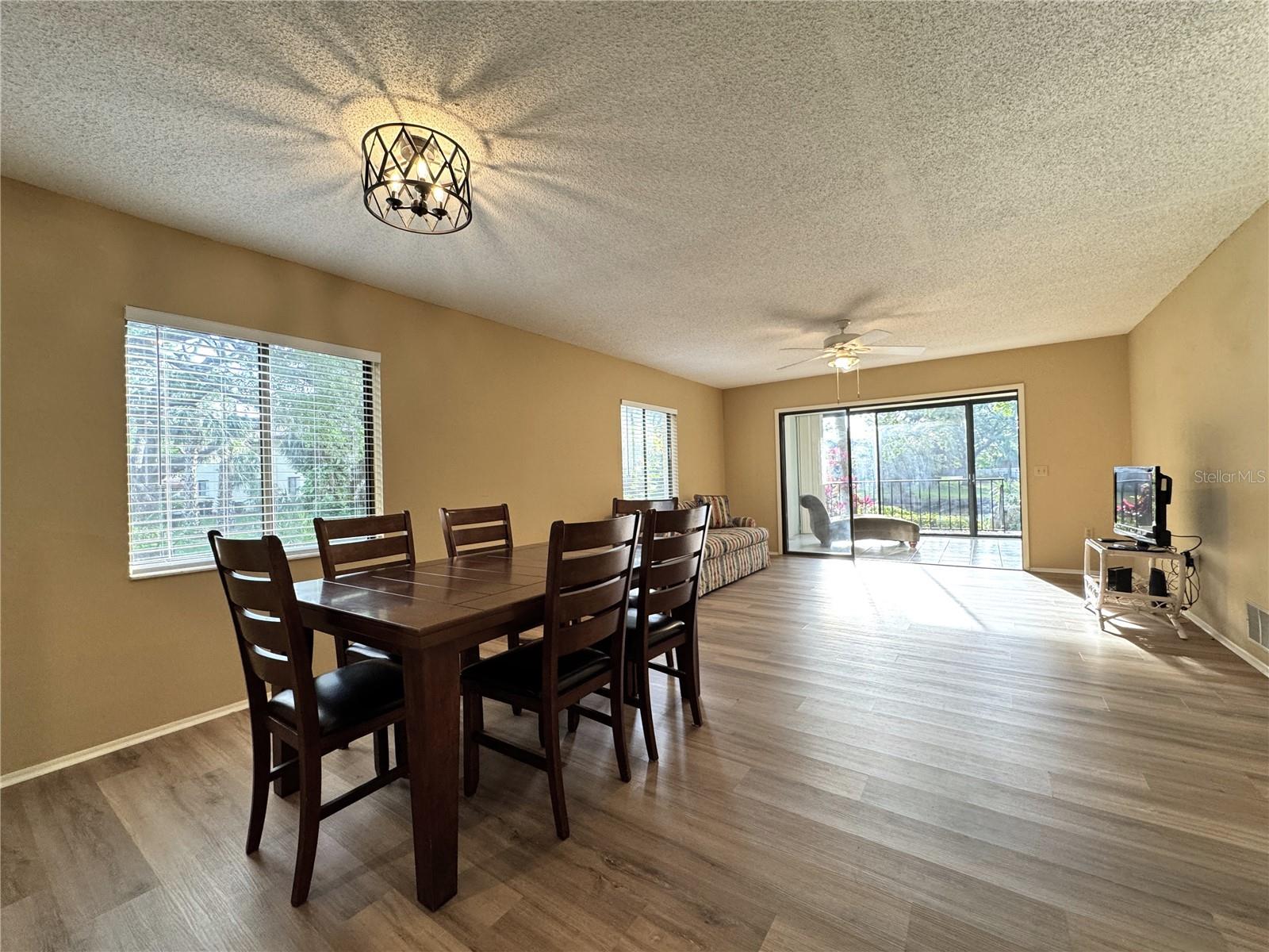 6466 SEAGULL DR #323, BRADENTON, FL, 34210
