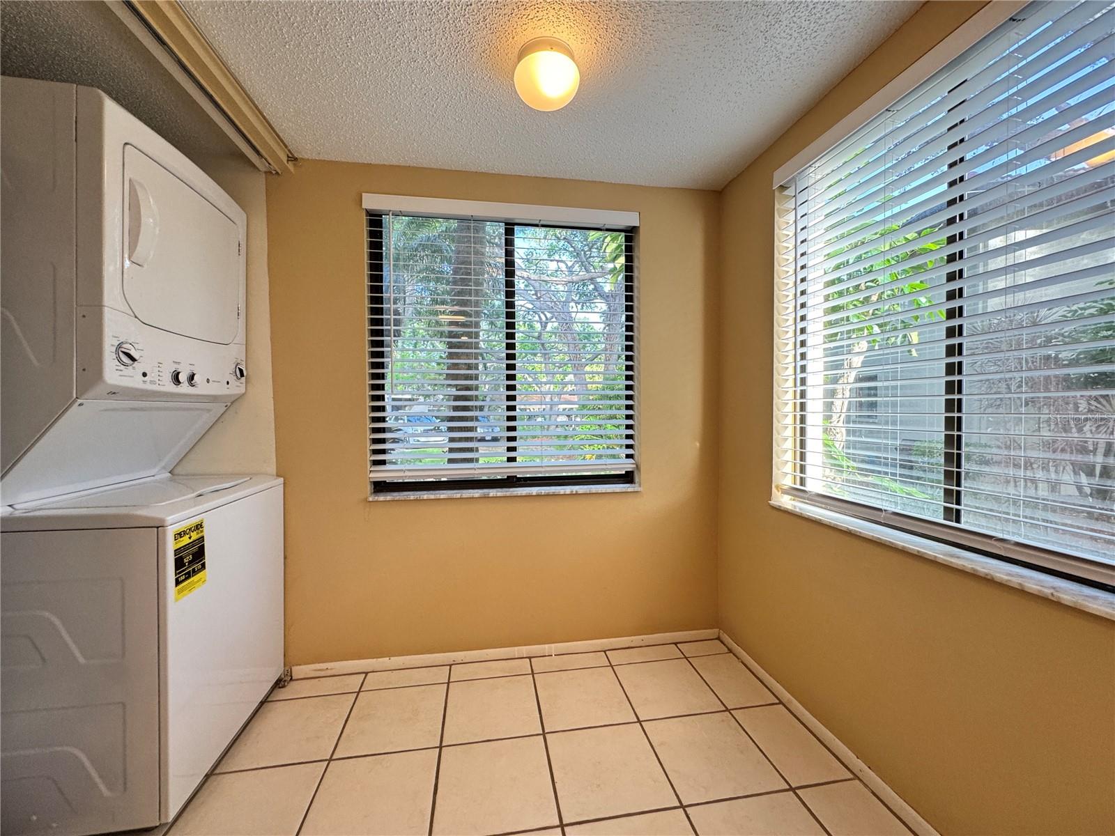 6466 SEAGULL DR #323, BRADENTON, FL, 34210
