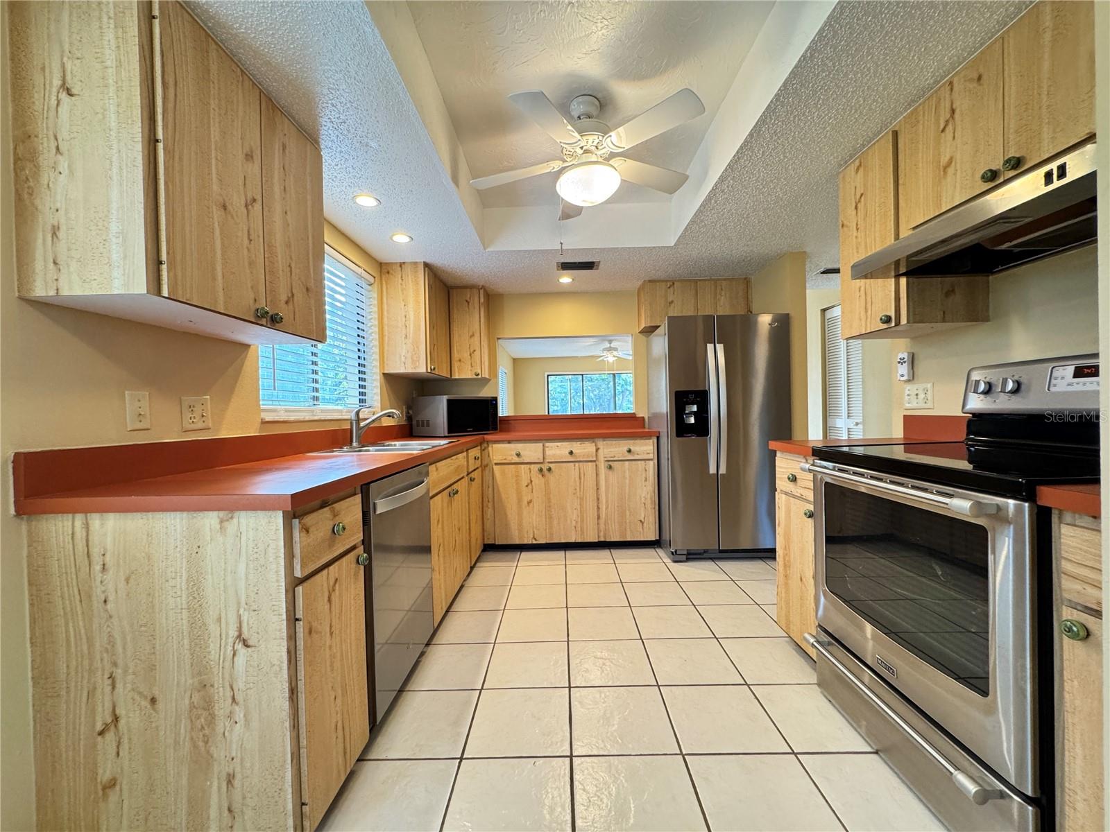 6466 SEAGULL DR #323, BRADENTON, FL, 34210
