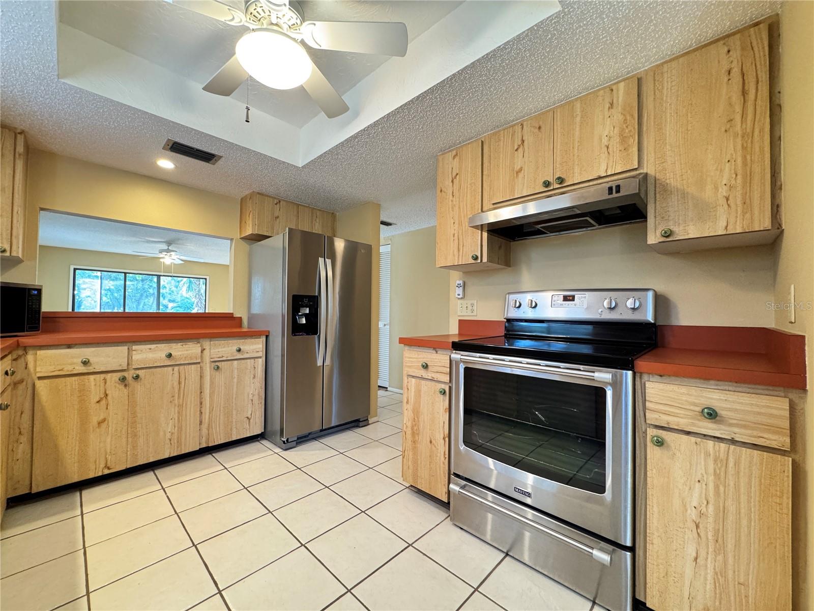 6466 SEAGULL DR #323, BRADENTON, FL, 34210